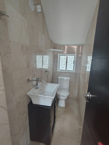 Casa En Venta En Col. Ricardo Flores Magon, Ver
