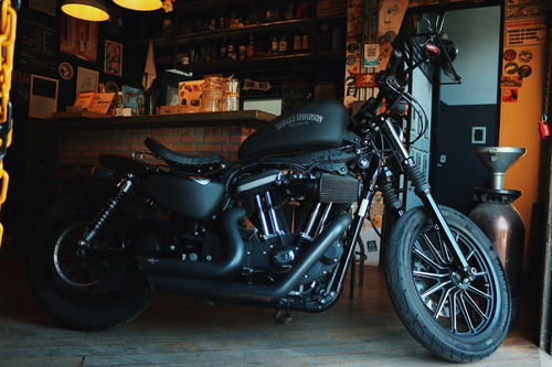 Harley Davidson Iron 883 - Custom Vance&hines