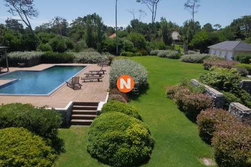 Casa En Venta Y Alquiler, Pinares, Punta Del Este, 8 Dormitorios.- Ref: 209507
