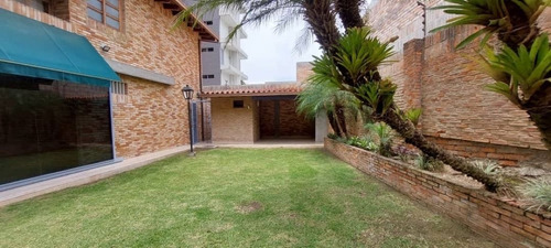 Imagen 2 de 24 de Venta Casa 820 M2 4h/4b/4p Altamira