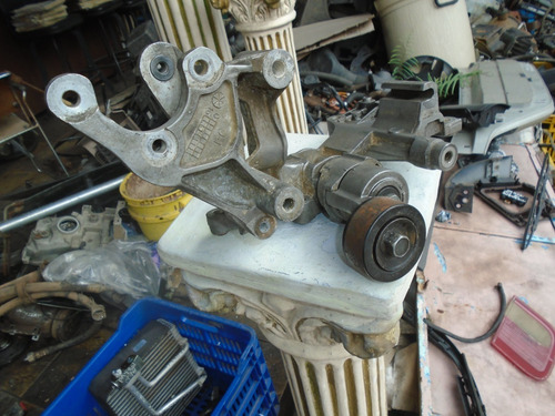 Imagen 3 de 4 de Vendo Base De Compresor De Hyundai Santa De Año 2011, G4ke