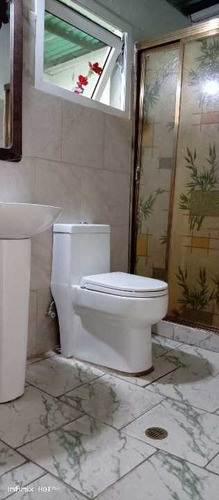 Imagen 4 de 8 de Se Vende Casa, Ideal Para Uso Comercial En La Calle Carvajal