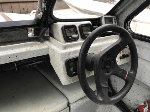 Imagen 14 de 17 de Trucker 6.20 Aramendi Cabinado Yamaha 115hp 4 Tiempos 2014