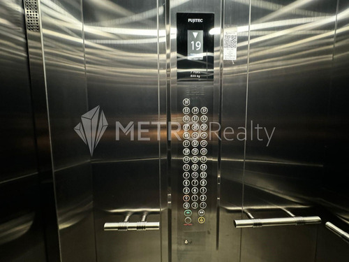 Venta, Departamento 2 Ambientes Con Cochera En Quartier Del Bajo ,puerto Madero