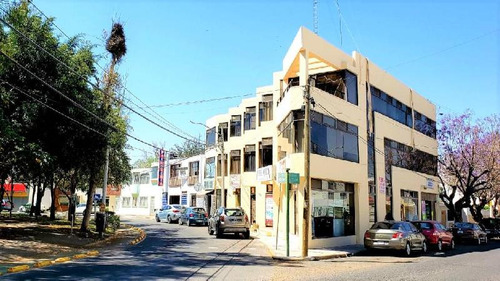 Oficina En Renta En Carretas, Planta Alta, Céntrico.