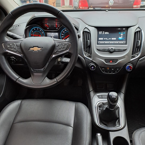 Imagen 10 de 16 de Chevrolet Cruze 1.4 4p Lt Mt 2017