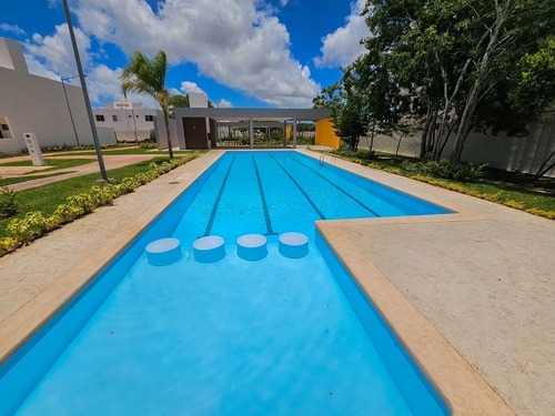 Casa · 3 Recámaras · Jardines Del Sur 6 · Alberca · Seguridad · Remodelada