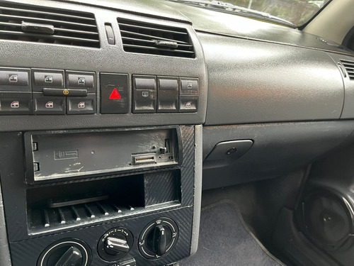 Volkswagen Pointer 1.6 Trendline Ee Mt
