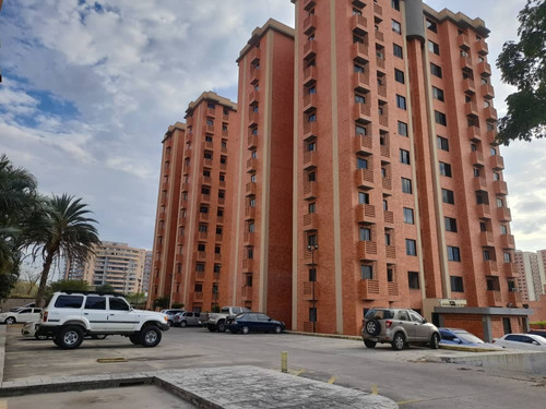 Apartamento En Conj. Resd. Terrazas De Mañongo.