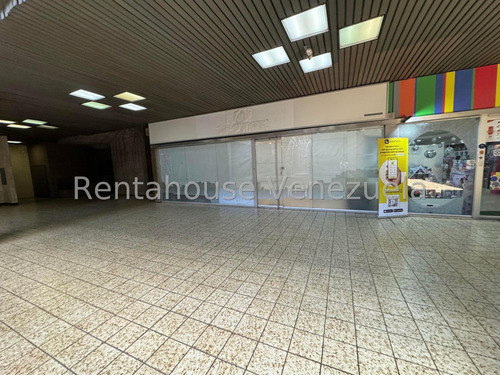 Estupendo Local Comercial O Oficina En Alquiler Con Inmejorable Ubicación Altamira