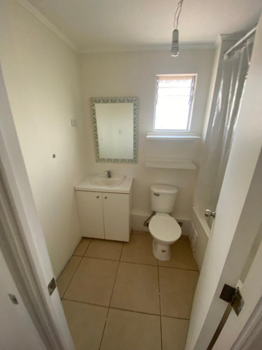 Arriendo Casa Sólida 70 M2 En Calle General Urrutia