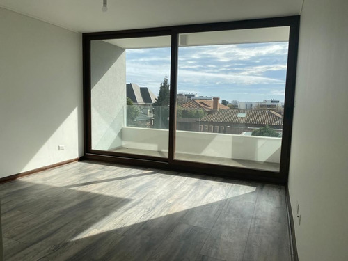 Casa En Venta De 4 Dorm. En Concón