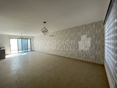 Casa En Venta De 4 Recámaras En Condominio Torre De Piedra Bugambilias