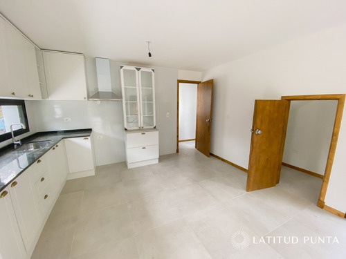 Casa En Pinares- Ref: 1425