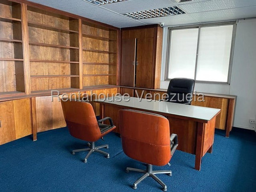 Oficina En Alquiler, En Los Caobos.