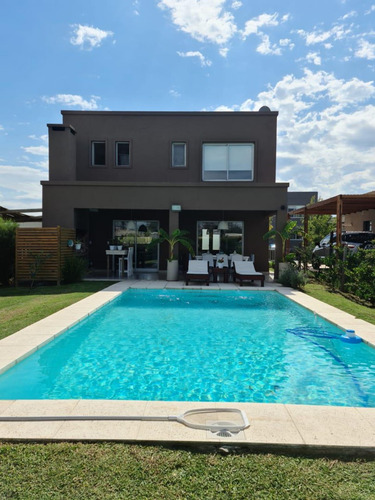 Casa En Alquiler En Santa Elena, Pilar Del Este, Pilar