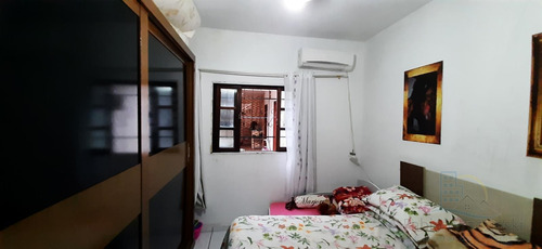 Imagem 11 de 15 de Casa - Padrão, Para Venda Em Joinville/sc - V572