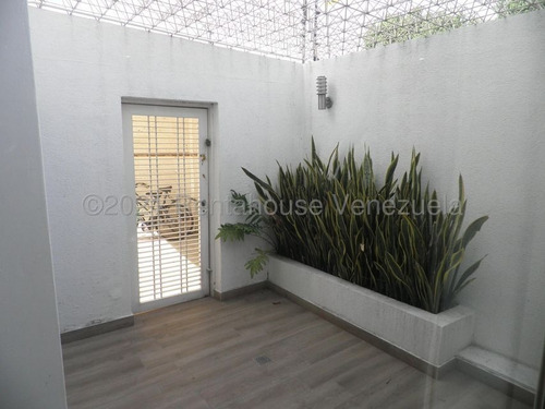 Imagen 12 de 14 de Eloisa Mejia Rentahouse Vende Townhouse En Trigal Norte Valencia 22-4616
