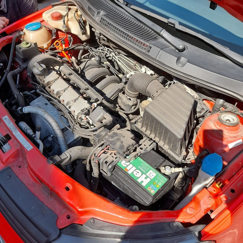 Imagem 3 de 8 de Volkswagen Gol 2014 1.6 City Total Flex 5p