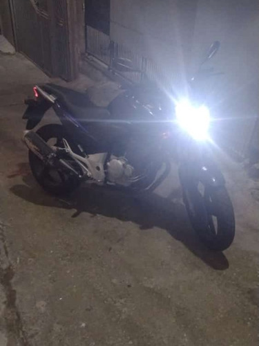 Imagem 3 de 3 de Honda Cb 300 2011