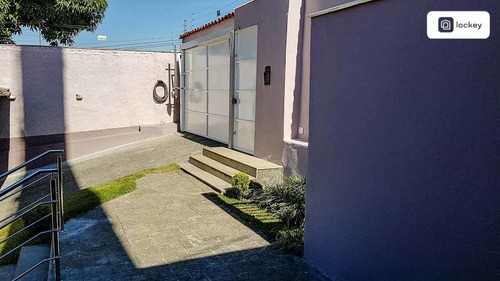 Imagem 2 de 15 de Venda De Casa Com 299m² E 4 Quartos - 13433