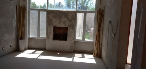 Imagen 10 de 12 de Casa Estilo Country A Terminar En Funes