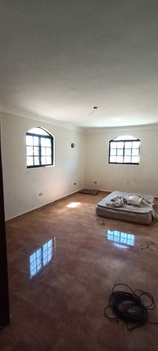 Casa De Esquina En La Castellana En Venta