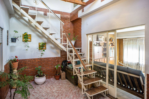 Casa En Venta Barrio Arroyito 3 Habitaciones.