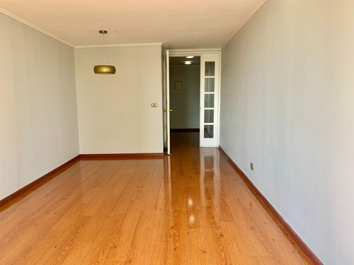 Cómodo/ Luminoso/ Impecable/ Ricardo Lyon/ 80m2