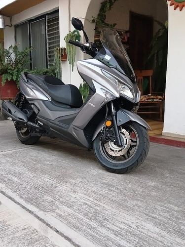 Kymco Xtown 250i Maxi Scooter