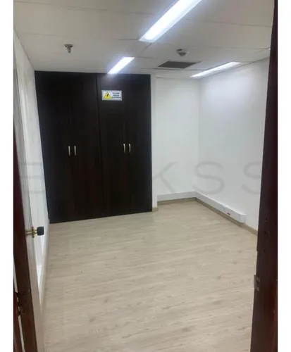 Oficina En Arriendo/venta En Chico Norte. Cod V5945