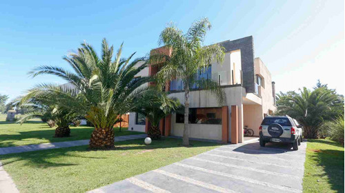 Casa 5 Ambientes En Venta En San Eliseo Golf