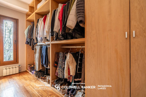 Venta - Exclusiva Casa De 8 Ambientes, 5 Dormitorios, 6 Baños En Barrio Las Vertientes.