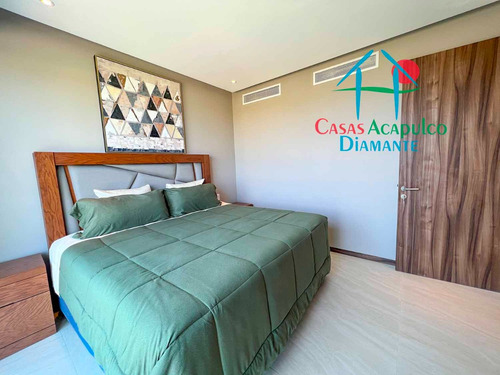 Cad La Isla Emerald F8. Terraza Con Vista A Las Áreas Comunes