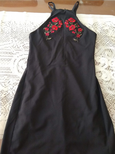 Vestido Negro Con Flores Bordadas . Talle Xs - Rimmel