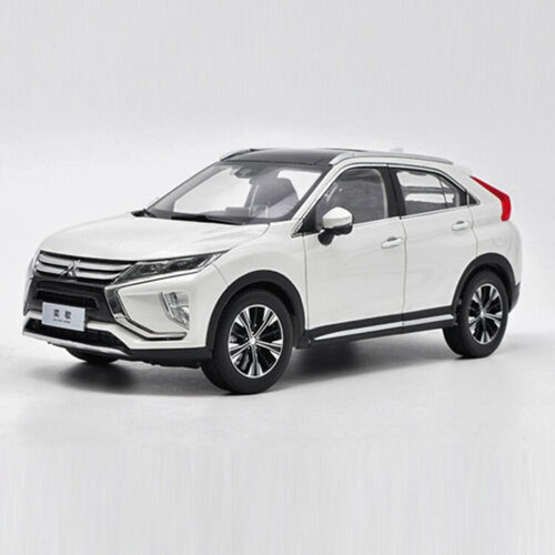 Miniatura Carro Mitsubishi Eclipse Cross Branco 1:18 Paudi