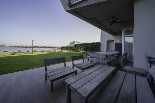 Venta  Departamento Amoblado Con Jardin Al Lago En Yoo Nordelta