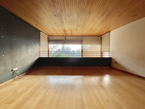En Condominio: Vía Aurora, Lo Curro, 2.400 M2 Terreno