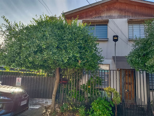 Casa En Venta De 4 Dorm. En San Carlos