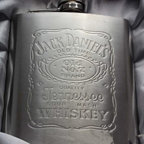 Imagen 6 de 10 de Petaca Acero Inoxidable Decorada Souvenir Whisky Bebida