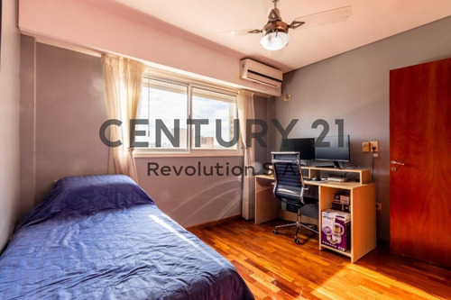 Imagen 8 de 16 de Vendo Departamento,2 Dormitorios Con Balcón Al Frente Y Cochera. Barrio Lourdes