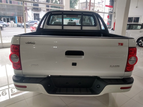 Imagen 11 de 20 de Jac T6 Pick Up Cabina Doble 4x4 0 Km 2023