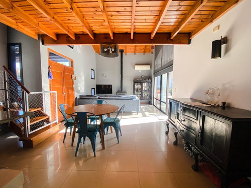 Imagen 3 de 14 de Venta De Impecable Casa, En Malibu Canning
