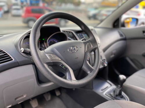 Imagem 6 de 9 de Hyundai Hb20s 2019 1.0 Unique Flex 4p