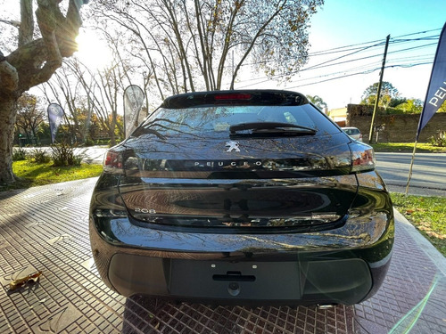 Imagen 6 de 15 de 208 Allure Tiptronic 1.6 0km Am22