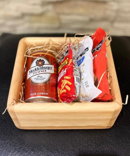 Caja + Cerveza Y Snacks Para Regalo Tamaño Mediano