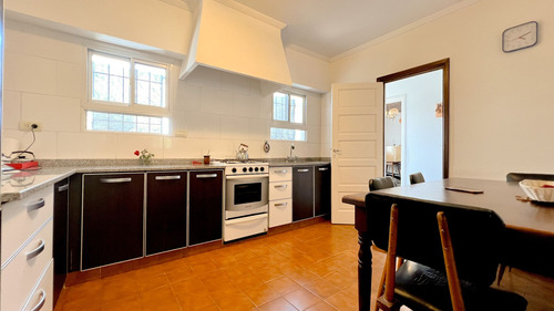 Venta Casa 4 Ambientes Mechongue Con Jardin