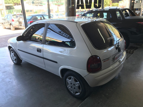 Chevrolet Corsa Classic 1.6 Gl Aa 3P