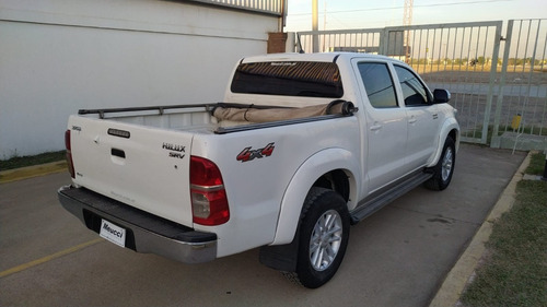 Imagen 7 de 12 de Toyota Hilux Srv 4x4 At Pack