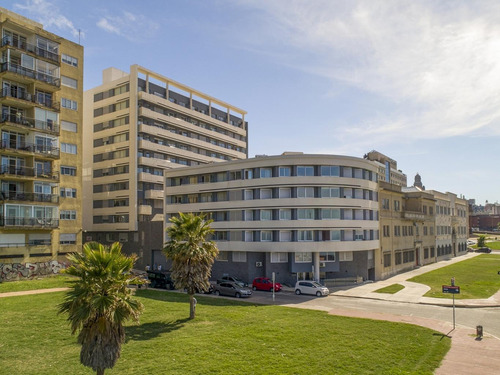 Imagen 19 de 21 de Apartamento, 2 Dormitorios, Vista A Rambla, Ciudad Vieja. A